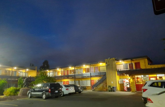 Longview Inn