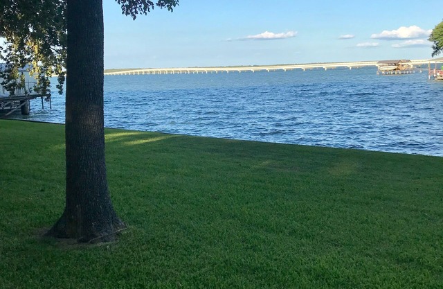 Looking for a QUIET lakeside getaway?