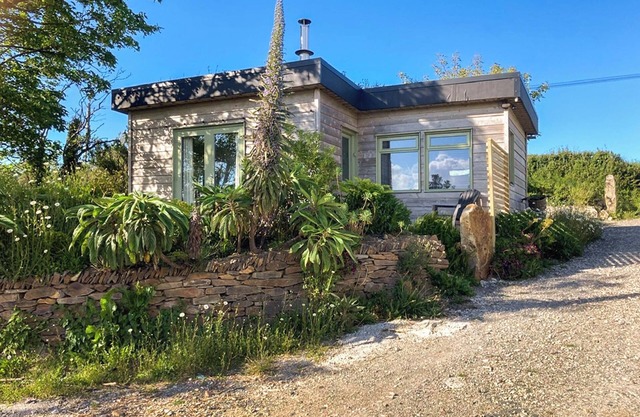 Looking for a romantic peaceful retreat surrounded by nature.