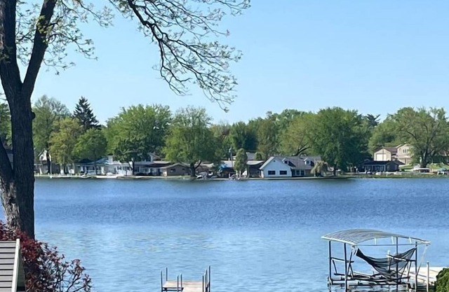 Looking for an affordable stay on the lake? Enjoy the lake life at Dewart Blue!!