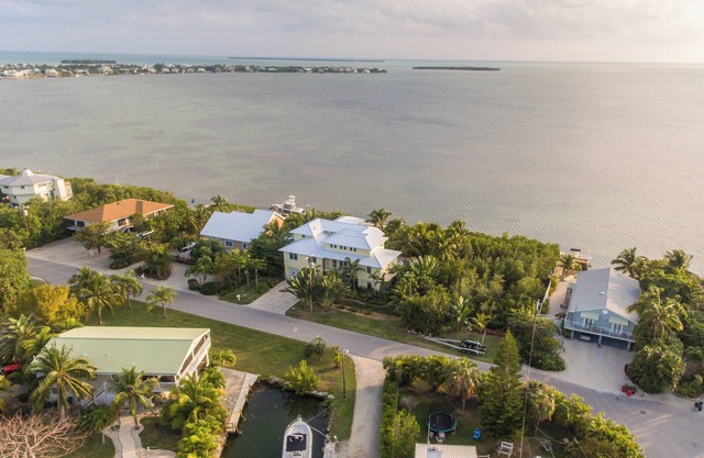 Looking for the ultimate Keys Vacation here it is 4 bedroom 3.5 Bath Pool Home