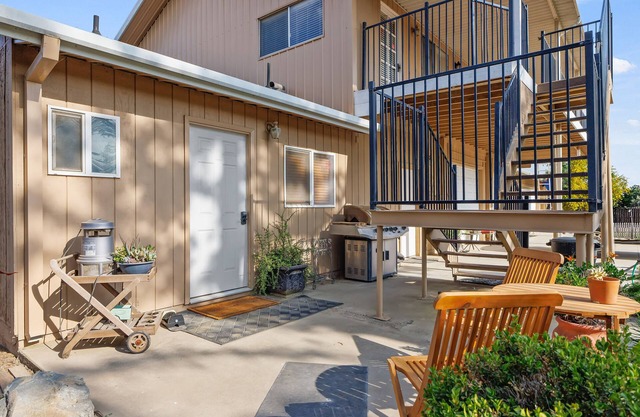 Lookout Landing! Loft Porch