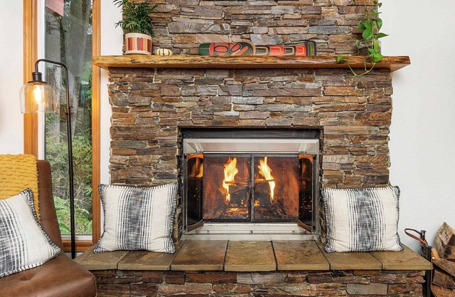 Lookout Mtn Lodge - Hot-tub, Firepit, EV & Firepla