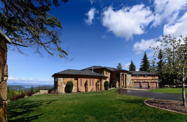 Lookout Peak: Lake & Mountain Views, Hot Tub!