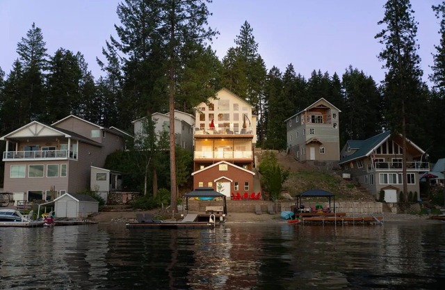 Loon Lake Escape Waterfront