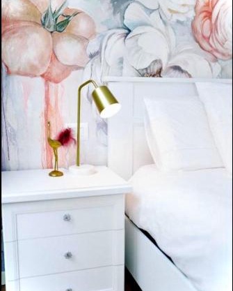 Lora rose suite ,free parking, self check in,2