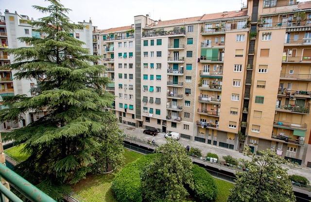 Lorenteggio Studio Apt