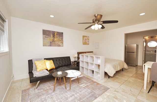 Los Gatos Studio | PetFriendly | King Bed | W/D