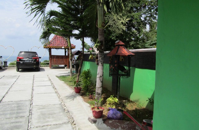 Losmen Kinasih Puncak & Gazebo Pandang