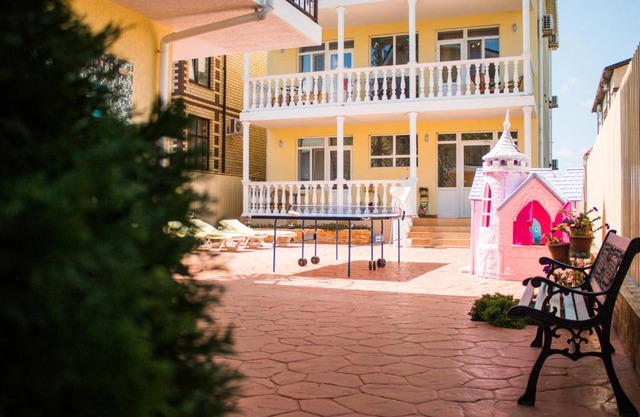 Lotos Zelyonaya Krysha Guest House