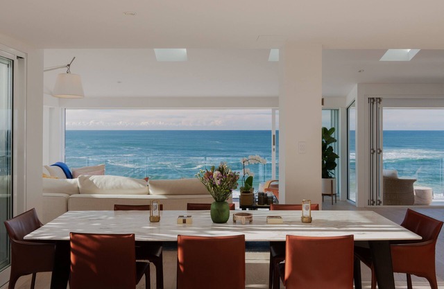 Loulou Beach House – 5 BR incl. Studio