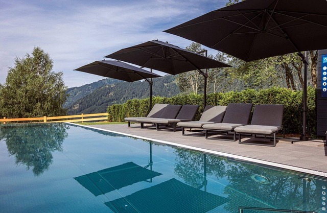 Lovely apartment with shared pool