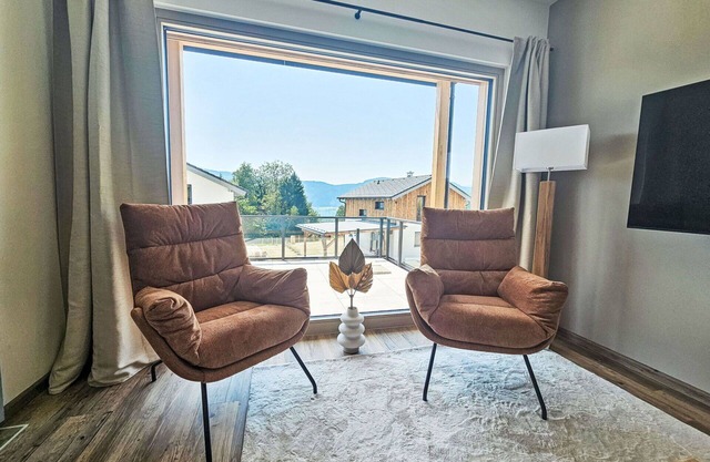 Lovely apartment in villa for 6 guests with WIFI, TV, terrace, pets allowed and parking