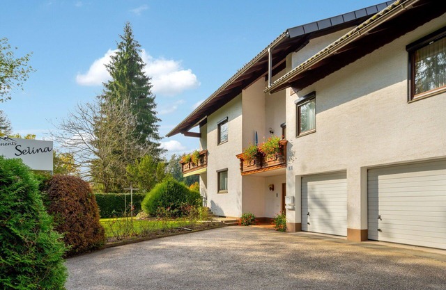 Lovely apartment for 4 guests with WIFI, TV, terrace, pets allowed and parking