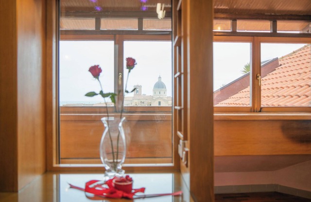 Love Boat - Two Bedroom Apartment, Sleeps 4