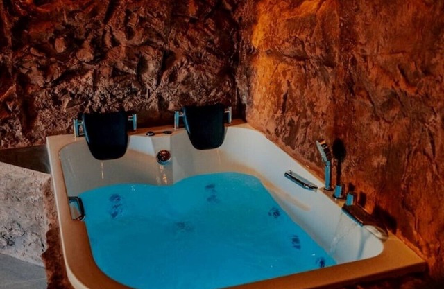 Love Cottage with whirlpool in Hagen