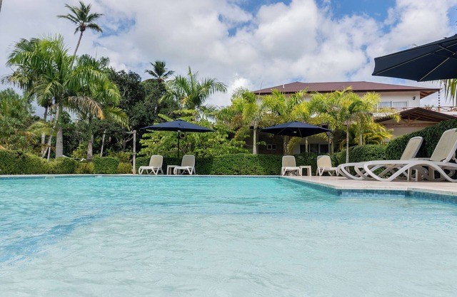 Love Nest: Romantic Suite with Pool nn