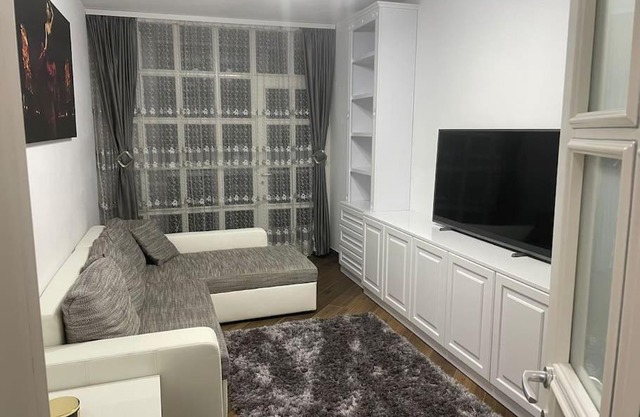 Lovely 1 bedroom apartment with parking