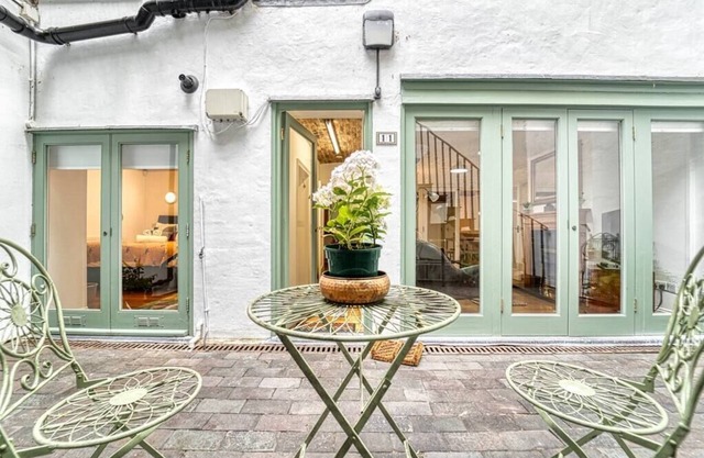 Lovely 1 Bedroom Basement Apartment