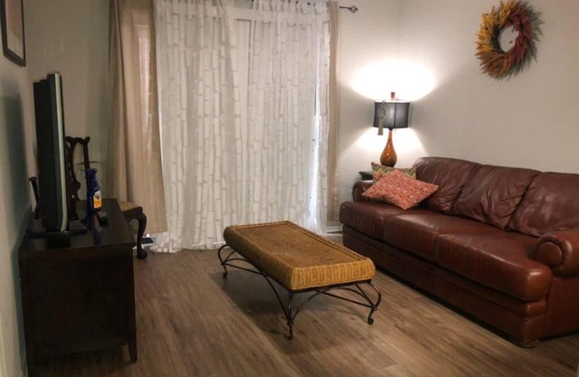 Lovely 1-bedroom rental space with free parking