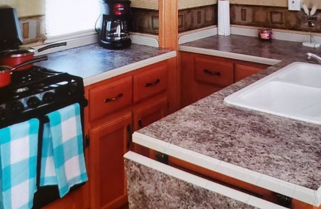 Lovely 1 Bedroom RV + Sleeping Sofa for a Family of 4