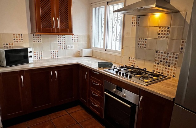 Lovely 10-bed Villa With Private Pool & Garden