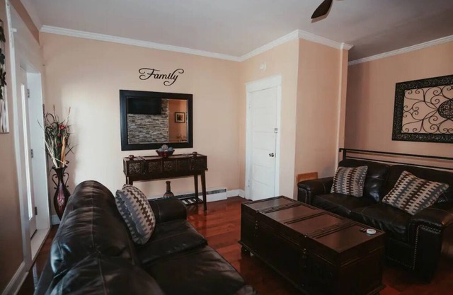 Lovely 2 bdrm apt in Univ. City