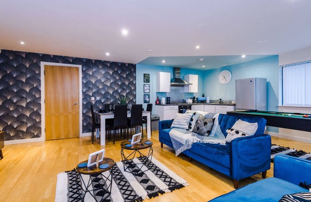 Lovely 2 bed apartment ✔pool table ✔free parking