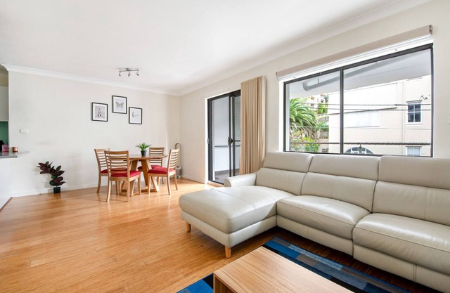 Lovely 2-Bed with Balcony 150 m from Coogee Beach
