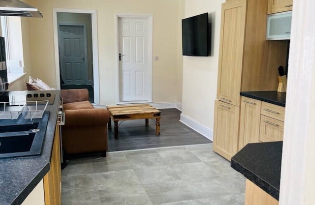 Lovely 2 Bedroom Apartment close to City Center