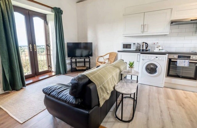 Lovely 2 Bedroom Coastal Cottage near Bude