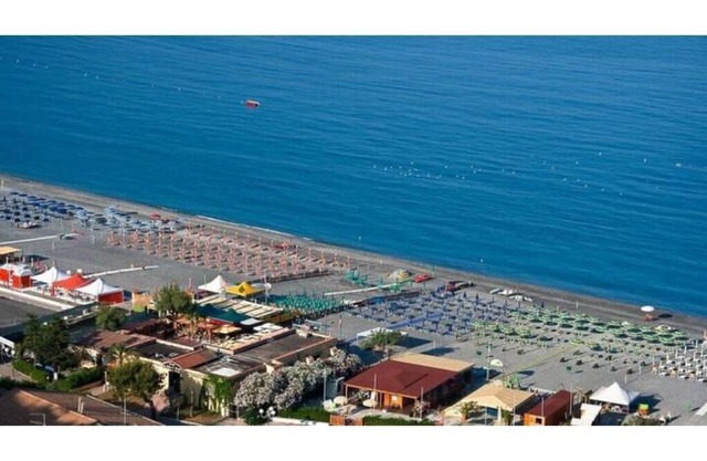 Lovely 2-bedroom rental with patio in Scalea