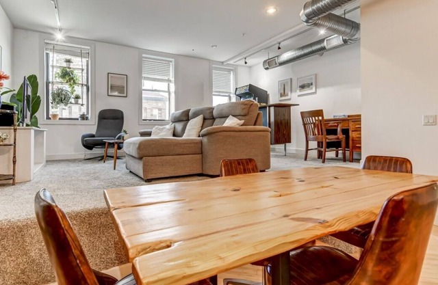 Lovely 2-Bedroom Unit in Springfield