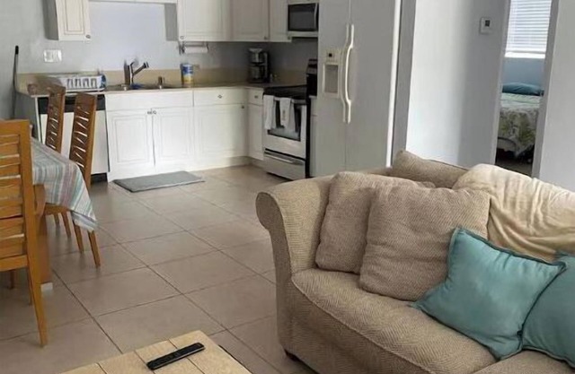 Lovely 2 Bedroom with a Pool