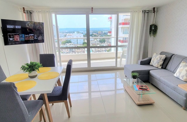 Lovely 3 bedroom apartment in a historic town 30 minutes from the beach