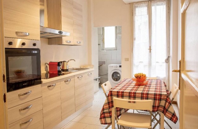 Lovely 3-bedroom apartment in the center of Milan! For 8 guests, new!