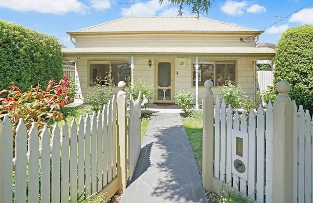 Lovely 3BR House In Seaside Area
