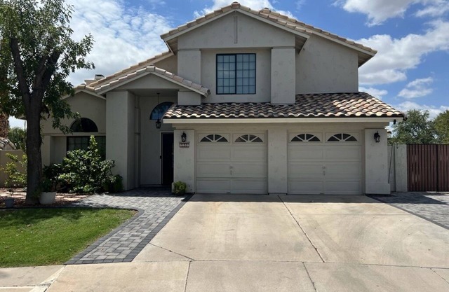 Lovely 4 bedroom home with pool and extras!