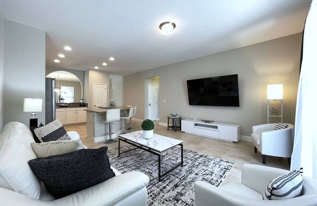 Lovely 5 Bed Game Spa Pool Home in Solterra Resort