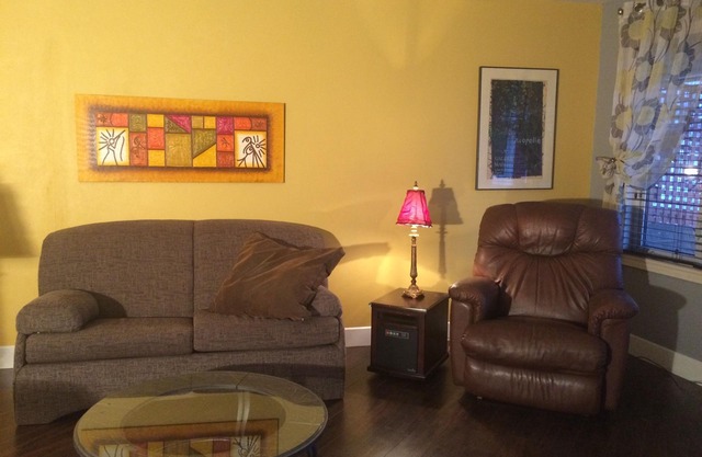 Lovely and cozy house in downtown Shediac, water view of the Shediac Ba