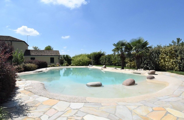 Lovely apartment in villa for 9 guests with pool, WIFI, A/C, TV, patio and parking