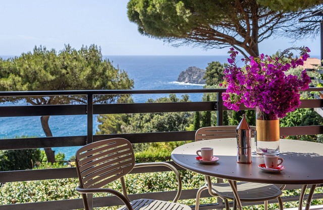 Lovely apartment for 4 guests with A/C, WIFI, pool, TV, balcony, panoramic view and parking
