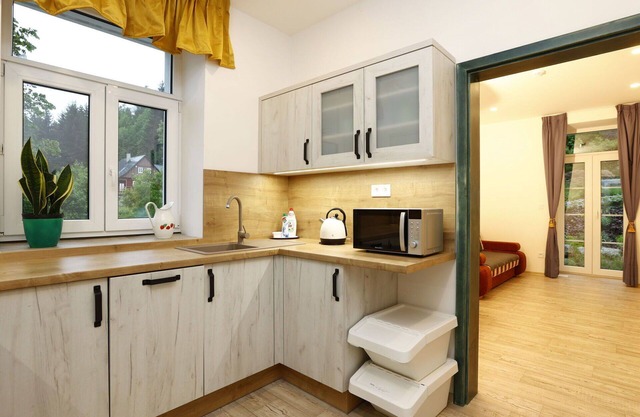 Lovely apartment for 6 people with hot tub, WIFI, TV, terrace and parking