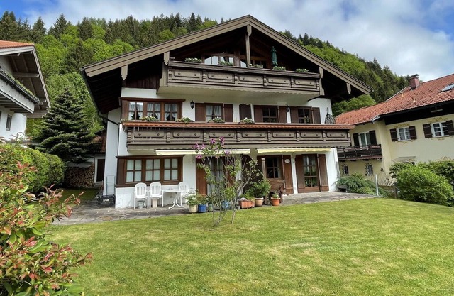 Lovely apartment for 4 guests with WIFI, TV, balcony and parking
