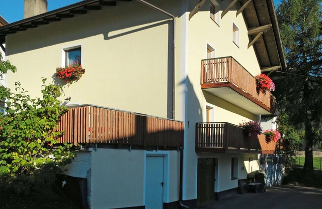 Lovely apartment for 4 guests with WIFI, TV, terrace and parking