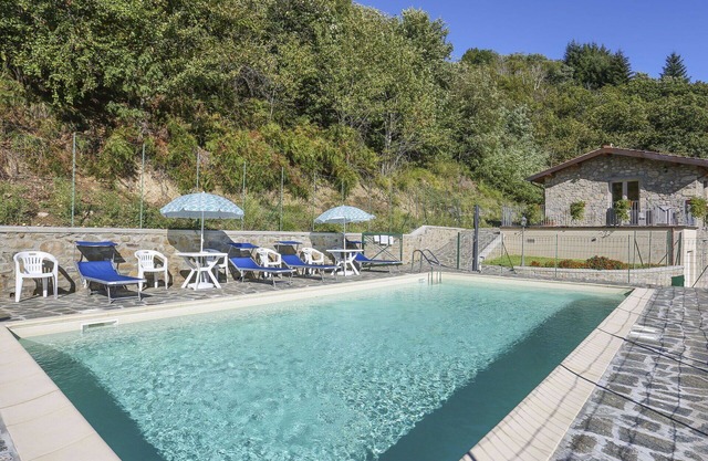 Lovely apartment in villa for 3 people with pool, WIFI, terrace, pets allowed and parking