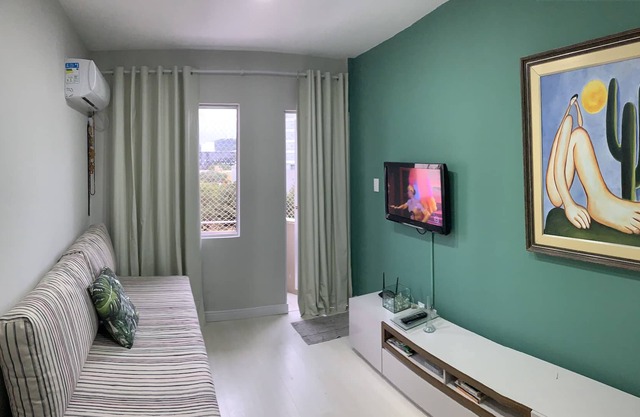 LOVELY APARTMENT WITH PARKING INCLUDED