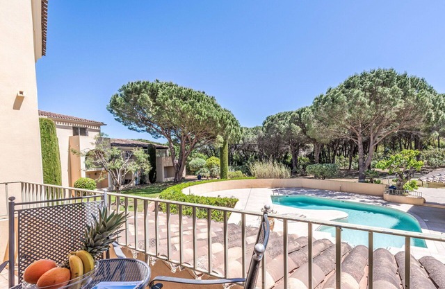 Lovely apartment for 4 guests with A/C, pool, WIFI, TV and balcony