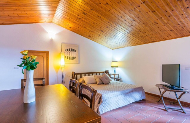 Lovely apartment for 5 guests with WIFI, patio, pets allowed and parking