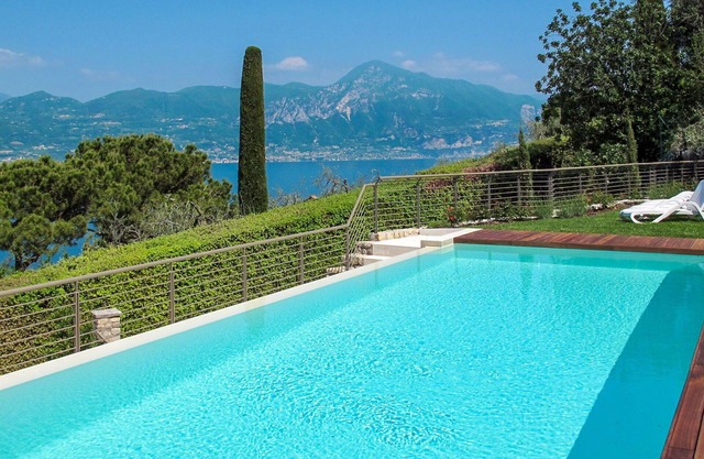 Lovely apartment for 4 people with WIFI, A/C, pool, TV, terrace and parking